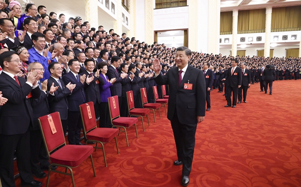 习近平等领导同志亲切会见出席党的二十大代表、特邀代表和列席人员